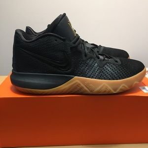 Nike Kyrie flytrap